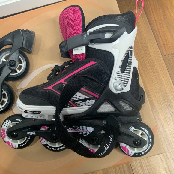Rollerblade Spitfire XT G Black and Pink Adjustable Rollerblades - Picture 3 of 11